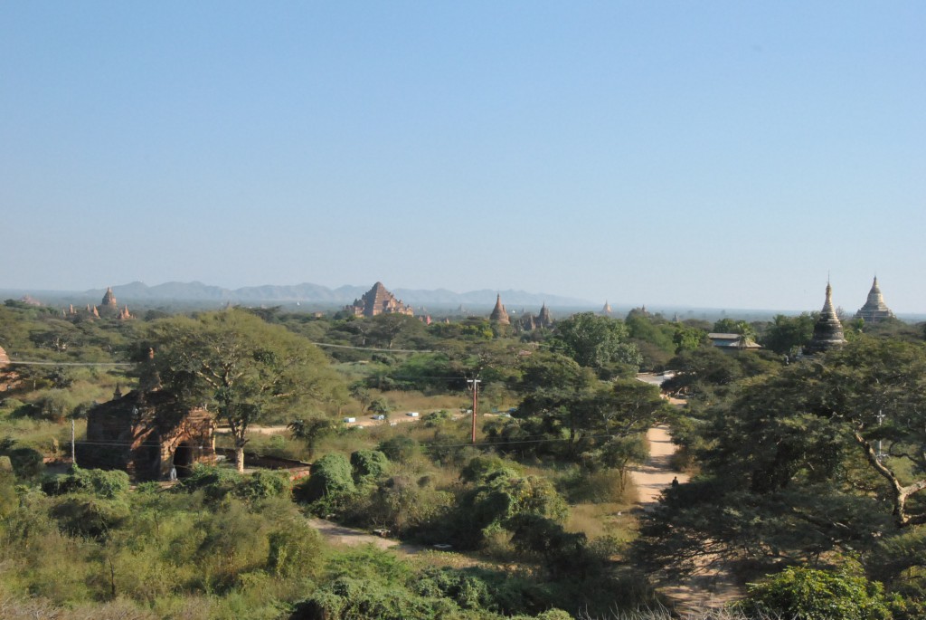 Bagan - a coté du Thatbyinnyu